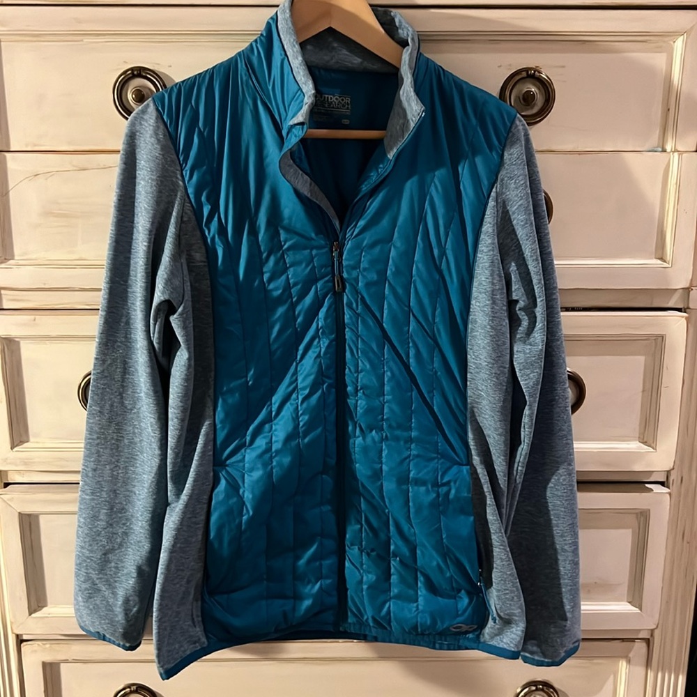 Outdoor Research lightweight puffy front jacket with zip pockets